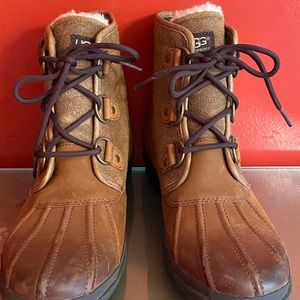 Women UGG Cecile Waterproof Duck Chestnut Ankle Booties Sz 9